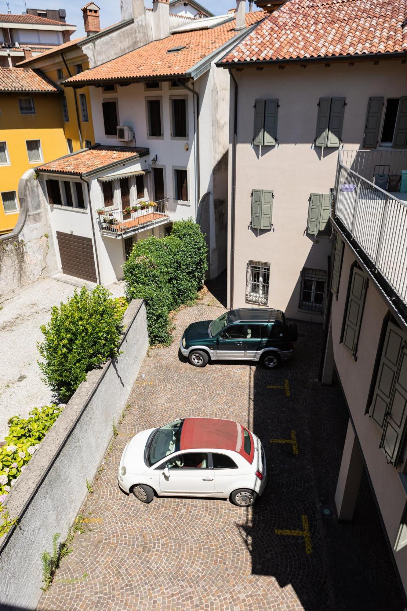 Double Private Parking, 2 Bedrooms & 2 Bathrooms - Elegant Apartment In Old Town Udine Zewnętrze zdjęcie